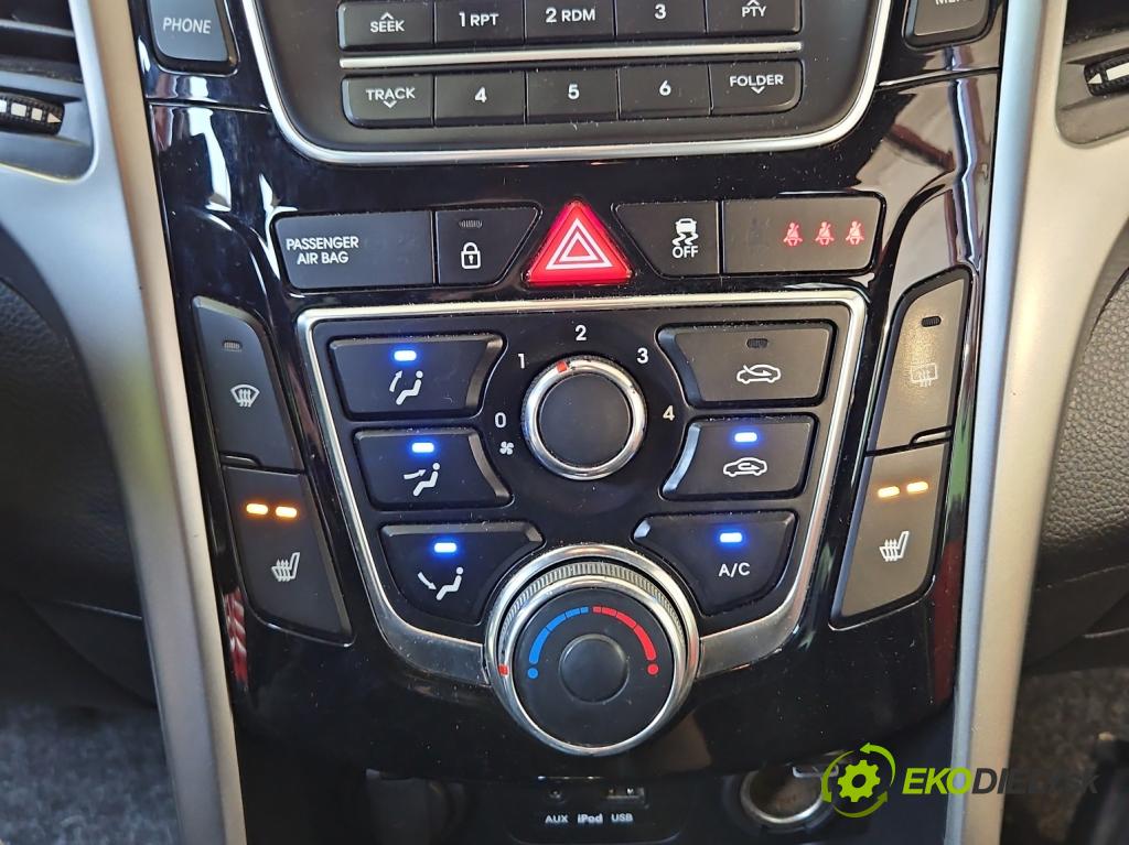 Hyundai I30 II 2012-2016 1.4 16V G4FA 99 hp manual 73 kW 1396 cm3 5- palubní deska panel topení 97250-A6000