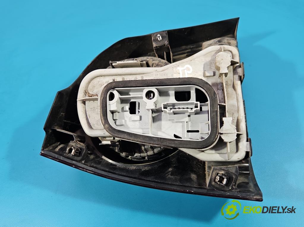 Vw Polo IV 9N 2001-2009 1.2 6V 54 HP manual 40 kW 1198 cm3 5- svetlo / reflektor zadné pravé blatník