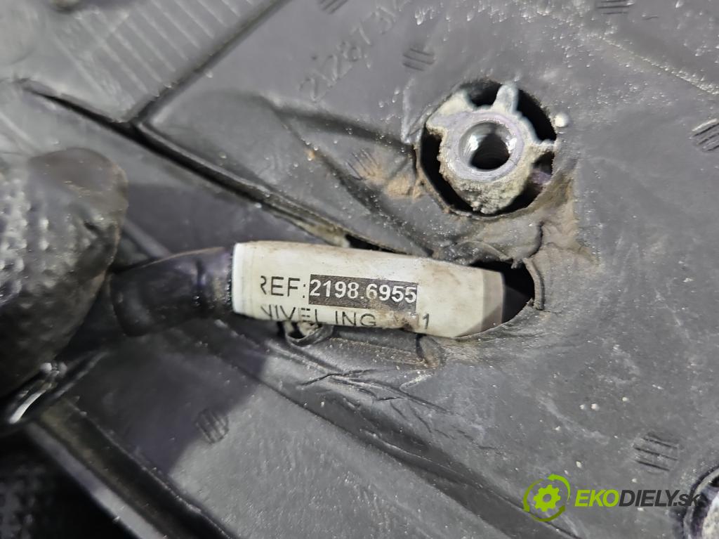 Vw Polo IV 9N 2001-2009 1.2 6V 54 HP manual 40 kW 1198 cm3 5- zrkadlo ľavé  (Kľučka dverí ostatné)