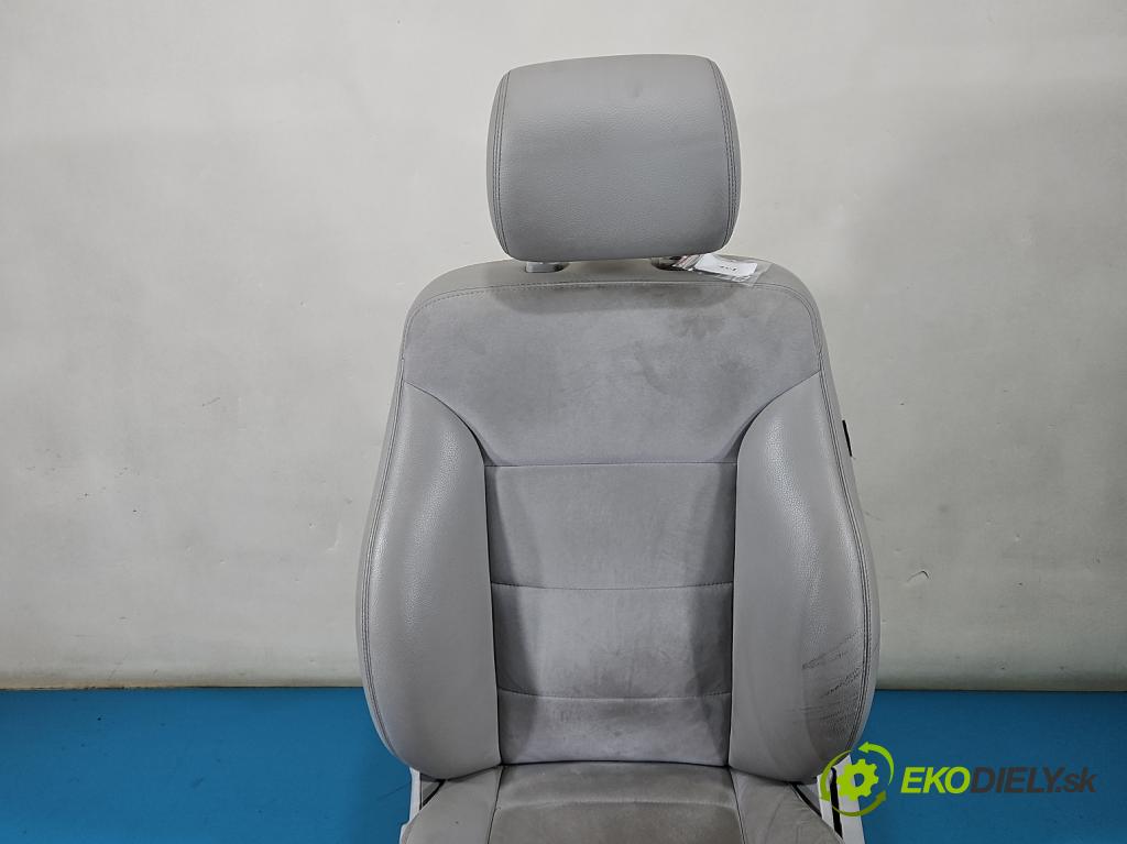Mercedes ML W164 2005-2011 4.0 CDI 306KM automatic 225 kW 3996 cm3 5- sedačke: komplet