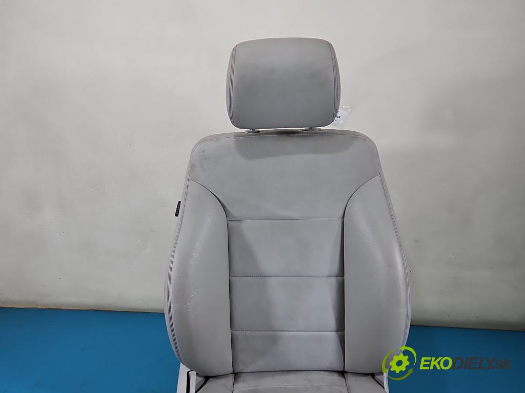 Mercedes ML W164 2005-2011 4.0 CDI 306KM automatic 225 kW 3996 cm3 5- sedačke: komplet