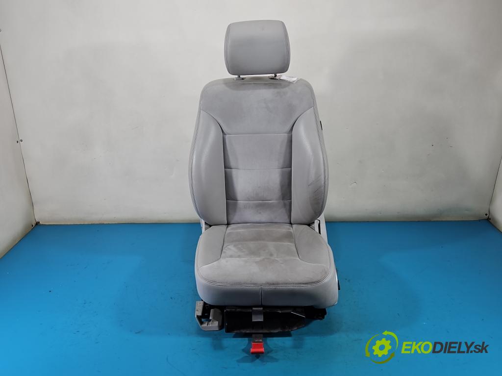 Mercedes ML W164 2005-2011 4.0 CDI 306KM automatic 225 kW 3996 cm3 5- sedačke: komplet