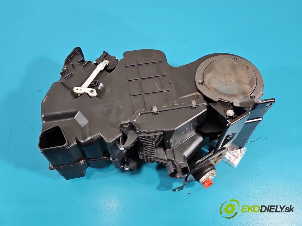Land rover Range Rover III L322 2001-2012 4.4 V8 313 hp automatic 230 kW 4367 cm3 5- radiátor 7H42-18C424-AA (Radiátor topení)
