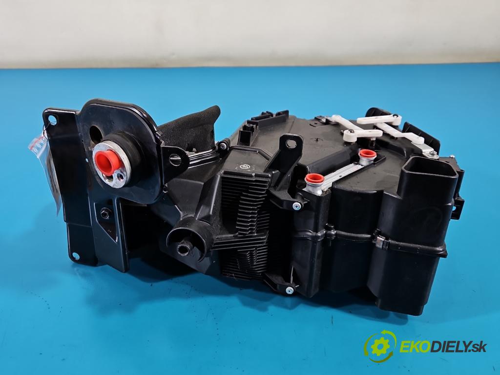 Land rover Range Rover III L322 2001-2012 4.4 V8 313 hp automatic 230 kW 4367 cm3 5- radiátor 7H42-18C424-AA (Radiátor topení)