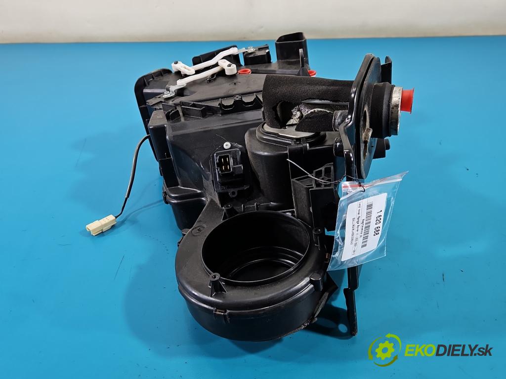 Land rover Range Rover III L322 2001-2012 4.4 V8 313 hp automatic 230 kW 4367 cm3 5- radiátor 7H42-18C424-AA (Radiátor topení)