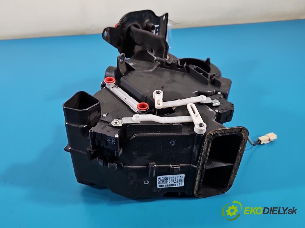 Land rover Range Rover III L322 2001-2012 4.4 V8 313 hp automatic 230 kW 4367 cm3 5- radiátor 7H42-18C424-AA (Radiátor topení)