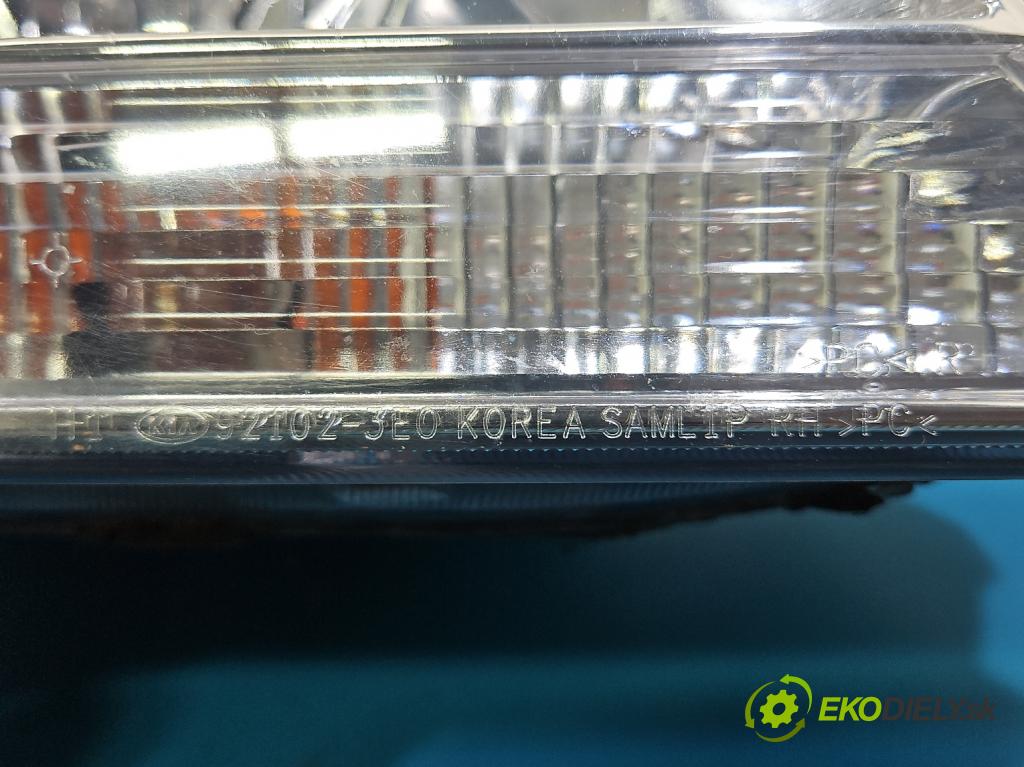 Kia Sorento I 2003-2009 2.5 CRDI 140 HP automatic 103 kW 2497 cm3 5- Reflektor: pravý 92102-3E0 (Svetlo predné pravé)