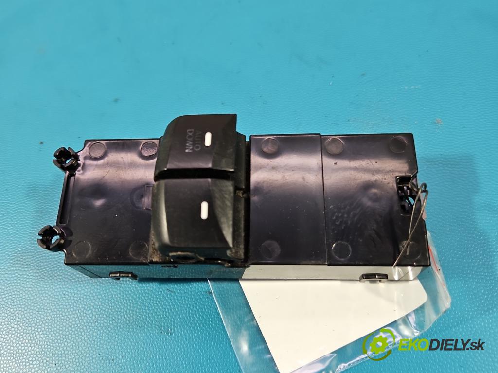 Hyundai I30 II 2012-2016 1.4 16V G4FA 99 hp manual 73 kW 1396 cm3 5- Přepínač oken zpětných zrcátek 93570-A6100