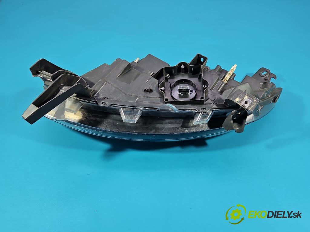 Renault Espace V 2014-2023 1.6 dci 160 HP automatic 118 kW 1598 cm3 5- Reflektor: pravý 260108498R (Svetlo predné pravé)