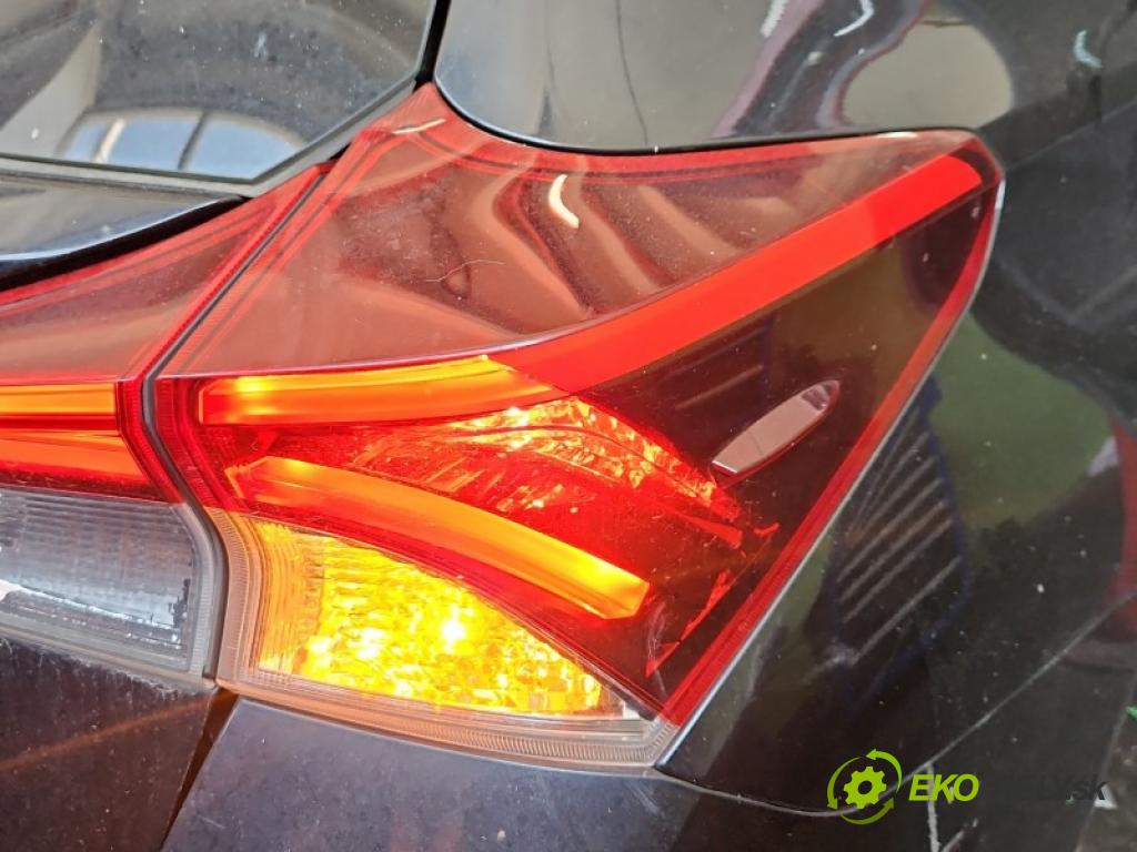 Toyota Auris II 2012-2018 1.6 16V 132 hp manual 97 kW 1598 cm3 5- světlo zadní pravé blatník: 