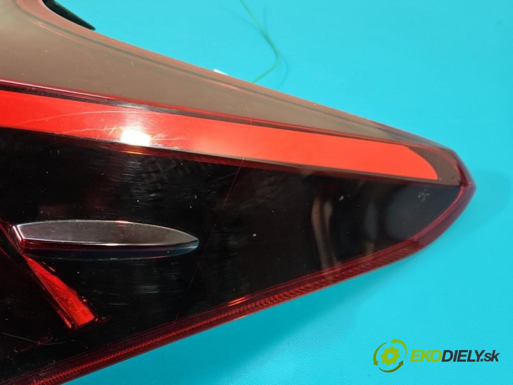Toyota Auris II 2012-2018 1.6 16V 132 hp manual 97 kW 1598 cm3 5- světlo zadní pravé blatník: