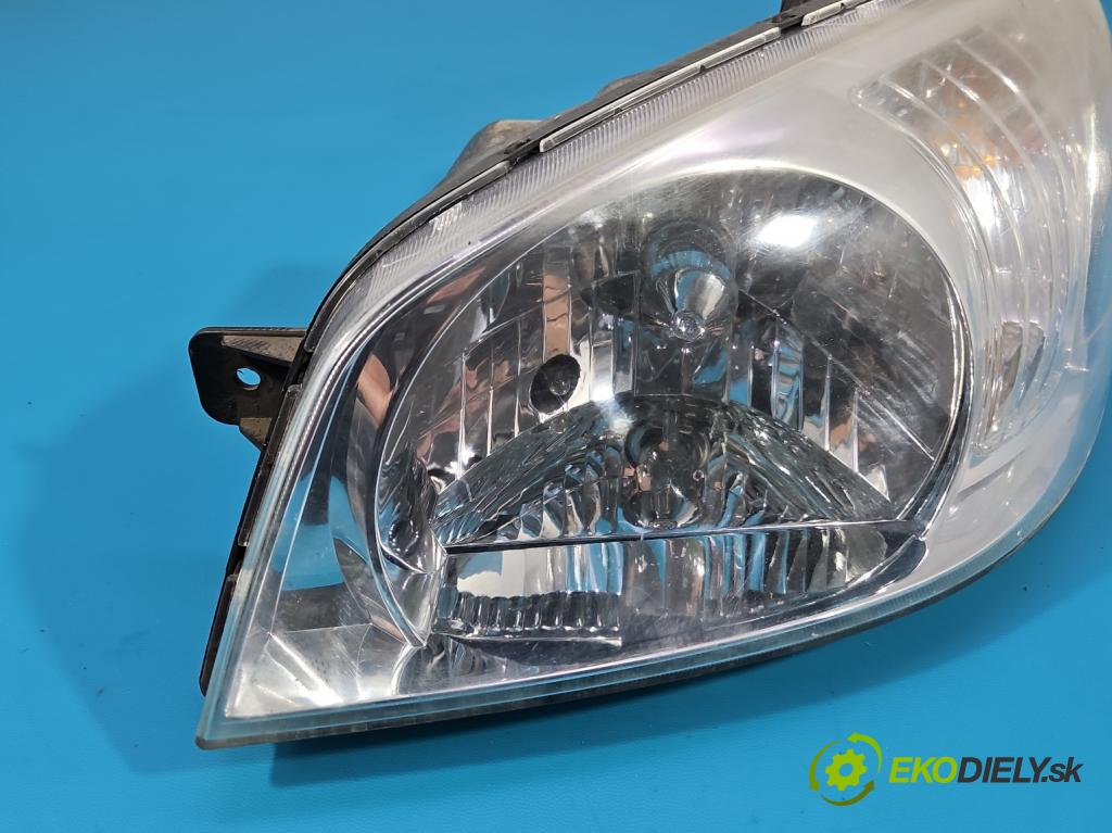 Hyundai Getz 1.3 12V 82 hp manual 60 kW 1341 cm3 5- světlo levý  (Klika dveří ostatní)