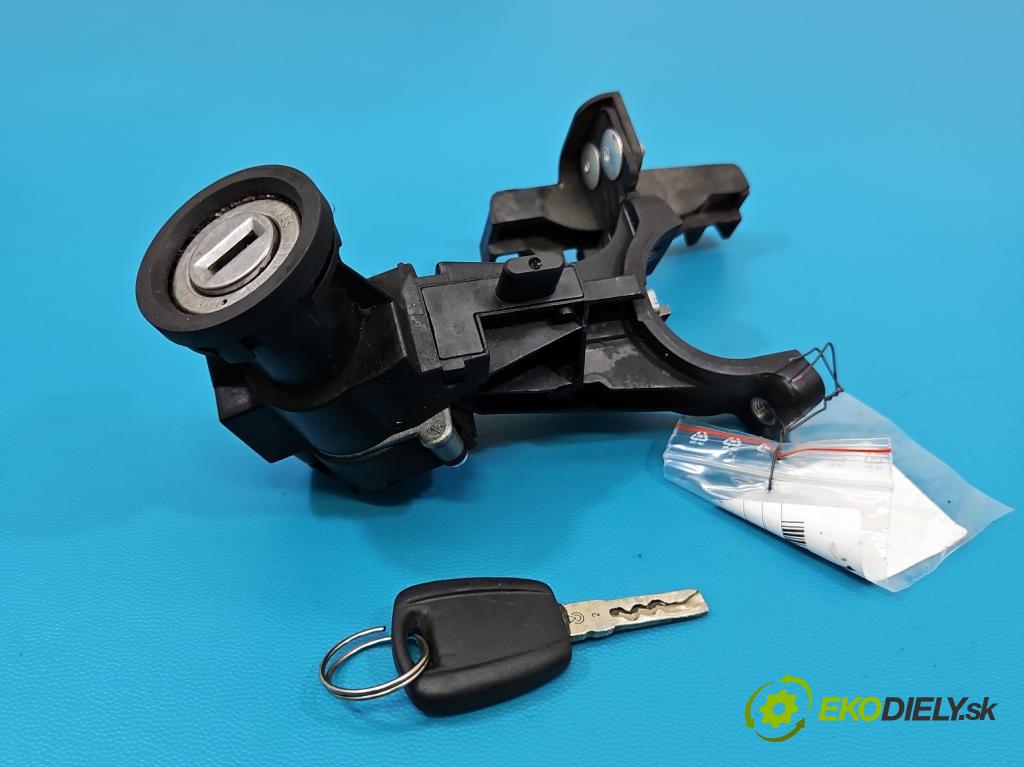 Opel Combo D 2011-2018 1.6 cdti 105 HP manual 77 kW 1598 cm3 5- Spínačka 519285260 (Spínacia skrinka)