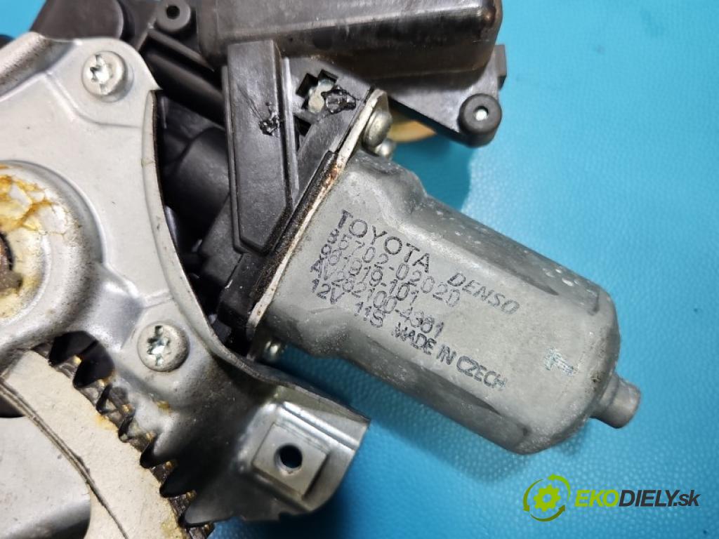 Toyota Auris II 2012-2018 1.6 16V 132 hp manual 97 kW 1598 cm3 5- mechanismus stahování přední levý 85720-02410-B