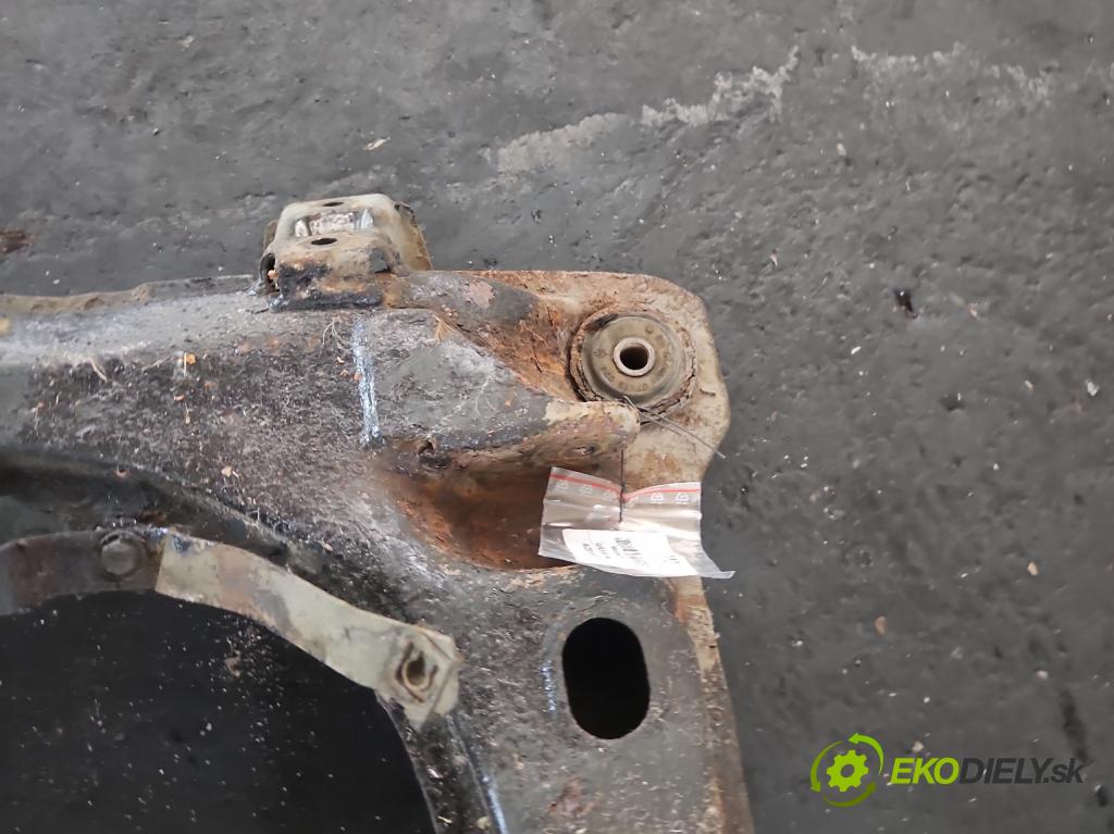 Audi 80 B4 1991-1994 2.0 8V 90 HP manual 66 kW 1984 cm3 4- výstuha motora