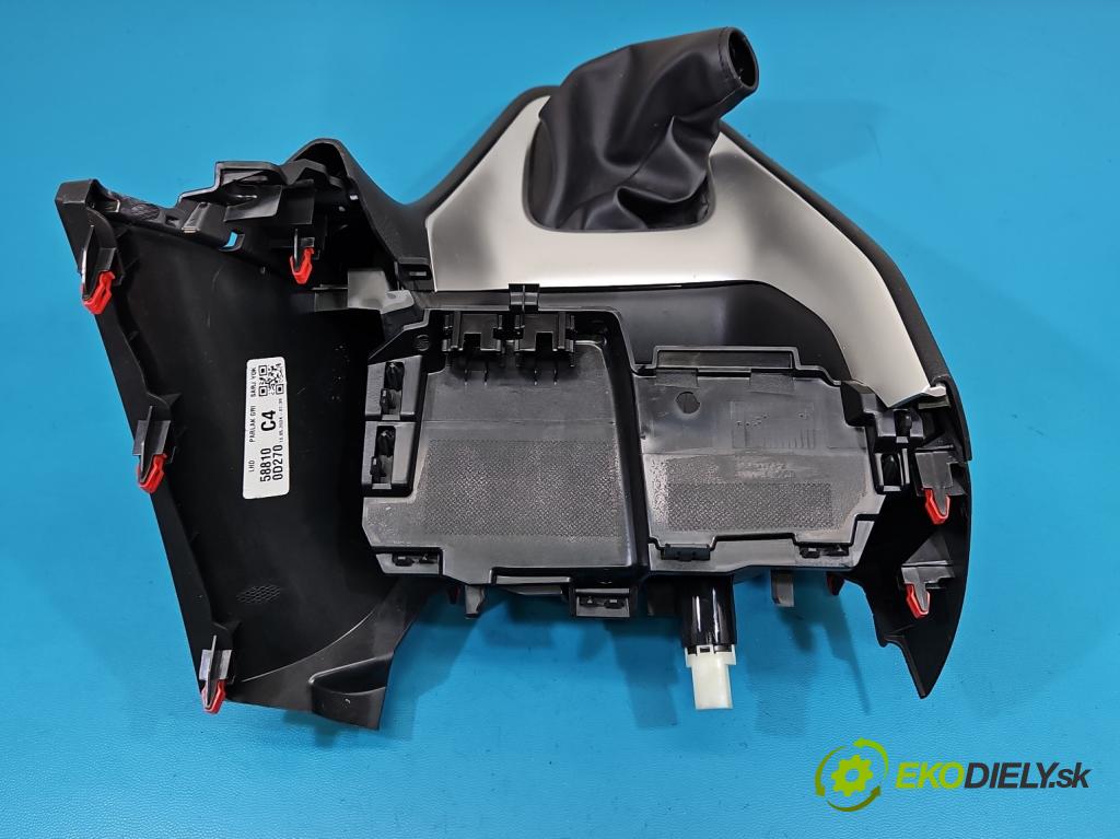 Toyota Yaris IV 2020- 1.5 12V 125 HP manual 92 kW 1490 cm3 5- kryt plast 58811-0D180