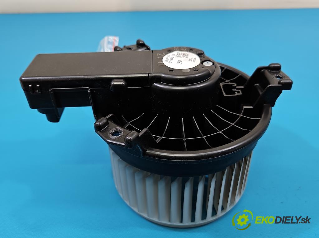 Toyota Yaris IV 2020- 1.5 12V 125 HP manual 92 kW 1490 cm3 5- ventilátor vzduchu 116360-6550