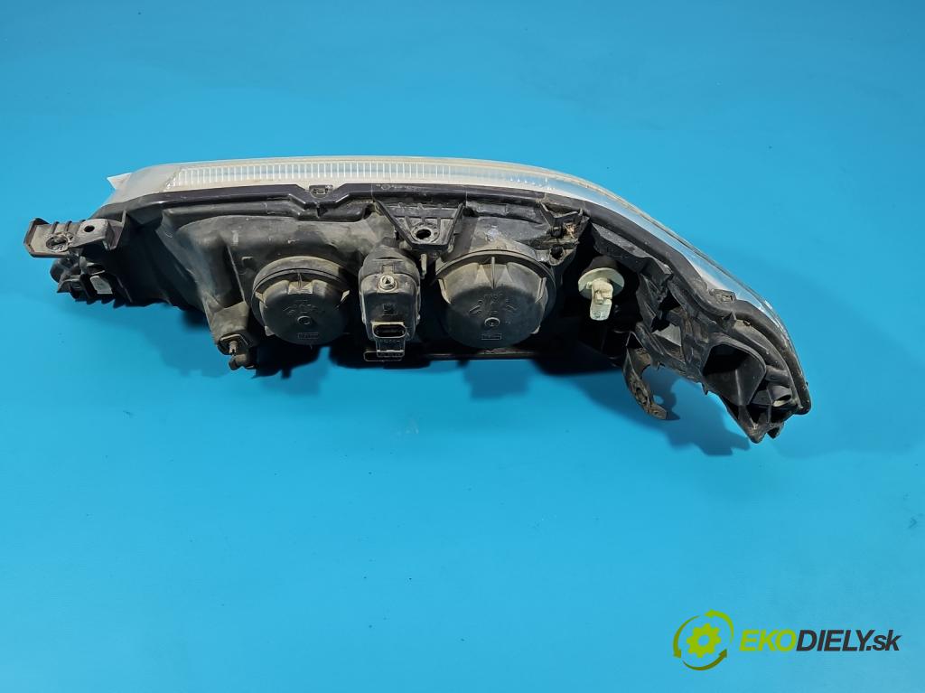 Renault Laguna II 2001-2007 1.9 dci 110 HP manual 81 kW 1900 cm3 5- Reflektor: pravý 8200002847 (Svetlo predné pravé)