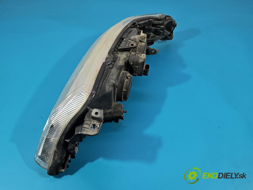 Renault Laguna II 2001-2007 1.9 dci 110 HP manual 81 kW 1900 cm3 5- Reflektor: pravý 8200002847 (Svetlo predné pravé)