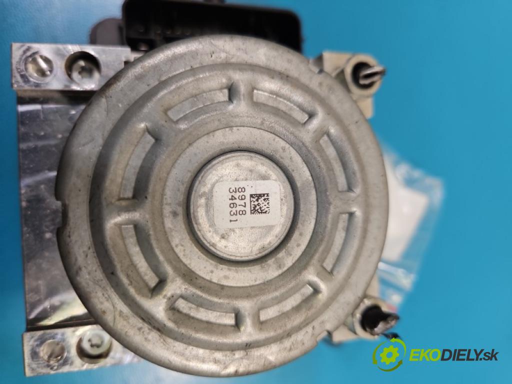 Toyota Yaris IV 2020- 1.5 12V 125 hp manual 92 kW 1490 cm3 5- čerpadlo abs 44540-0DB30 (Pumpa ABS)