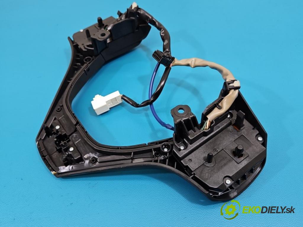 Toyota Auris II 2012-2018 1.6 16V 132 hp manual 97 kW 1598 cm3 5- Přepínač multifunkční: řízení: (Páčky pod volantem)