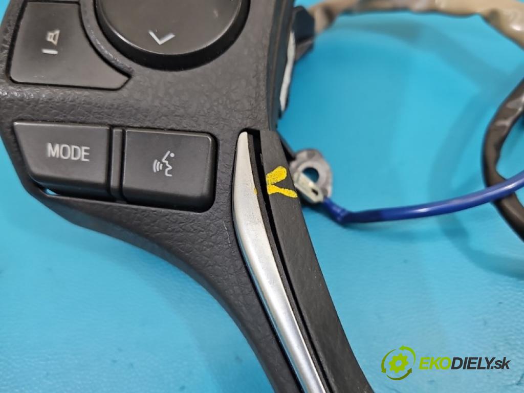 Toyota Auris II 2012-2018 1.6 16V 132 hp manual 97 kW 1598 cm3 5- Přepínač multifunkční: řízení: (Páčky pod volantem)