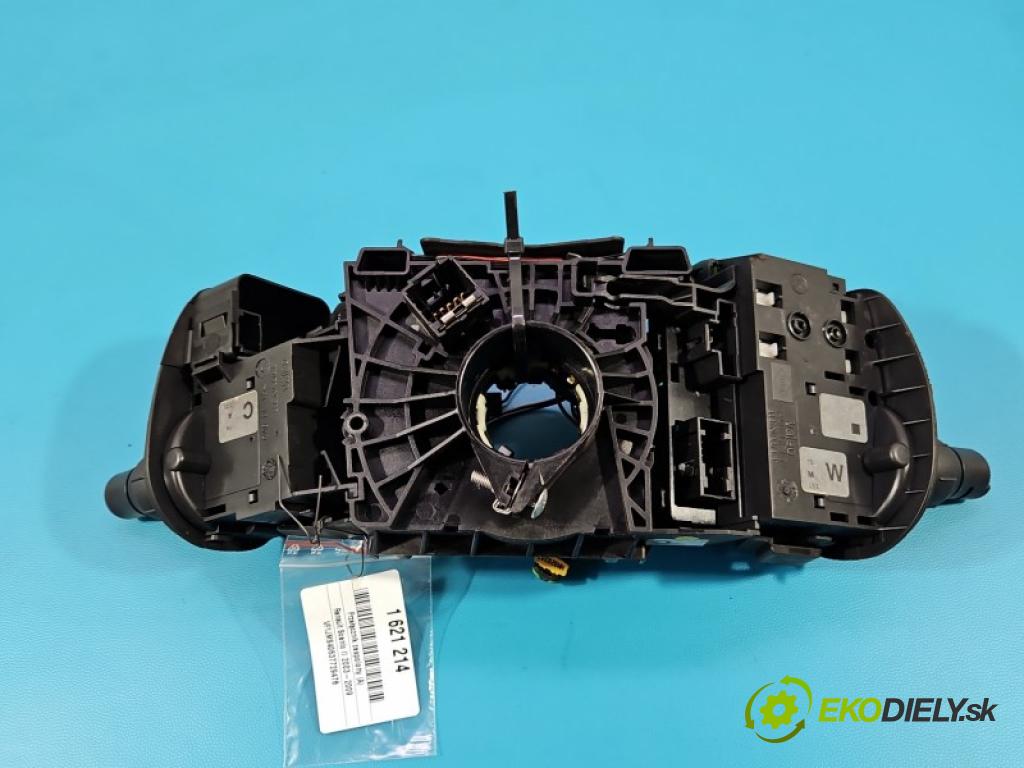 Renault Scenic II 2003-2009 1.9 dci 131 HP manual 96 kW 1870 cm3 5- prepínač komplex: 8200127727 (Prepínacie páčky pod volantom)