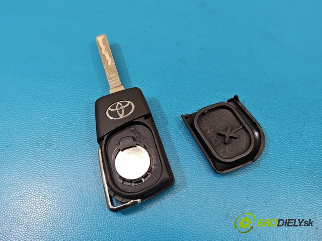 Toyota Auris II 2012-2018 1.6 16V 132  HP manual 97 kW 1598 cm3 5- dialkové klíč:
