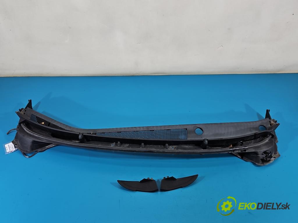 Hyundai I30 II 2012-2016 1.4 16V G4FA 99 hp manual 73 kW 1396 cm3 5- torpédo 86154-A6100 (Plast pod čelním sklem)