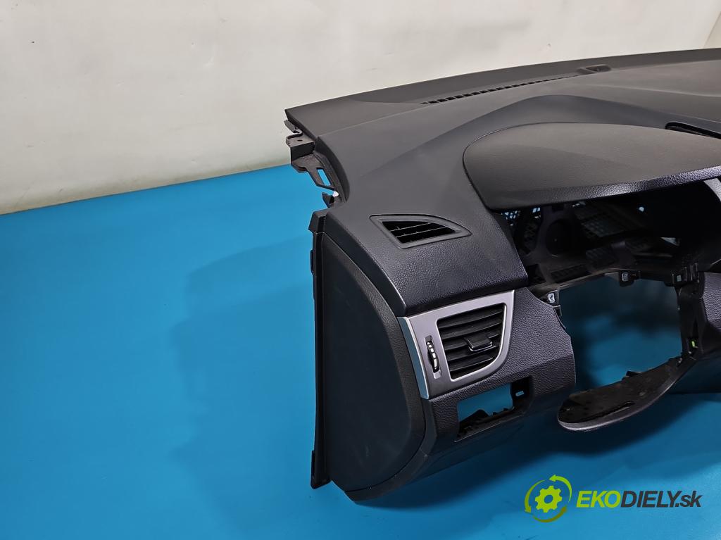 Hyundai I30 II 2012-2016 1.4 16V G4FA 99 hp manual 73 kW 1396 cm3 5- kokpit,přistrojova deska