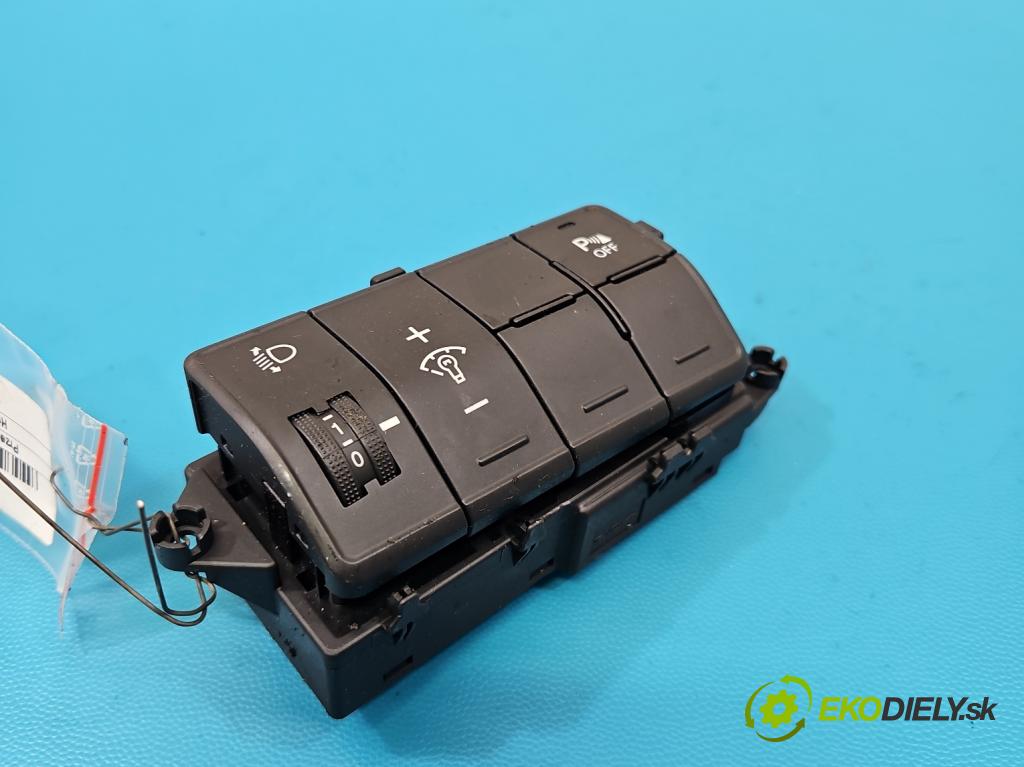 Hyundai I30 II 2012-2016 1.4 16V G4FA 99 HP manual 73 kW 1396 cm3 5- prepínač světla: na doska: 93310-A6270