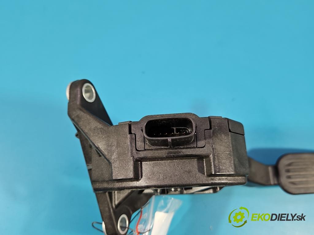 Toyota Yaris IV 2020- 1.5 12V 125 HP manual 92 kW 1490 cm3 5- pedal plyn potenciometr: 24152B2
