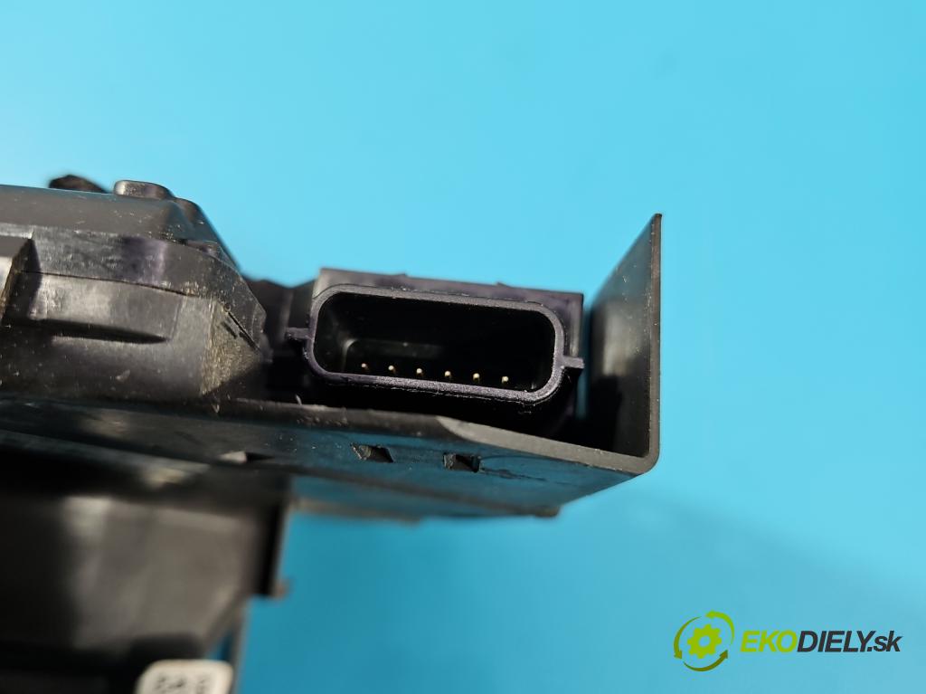 Renault Espace V 2014-2023 1.6 dci 160 HP automatic 118 kW 1598 cm3 5- zámok zadné ľavý 16943612