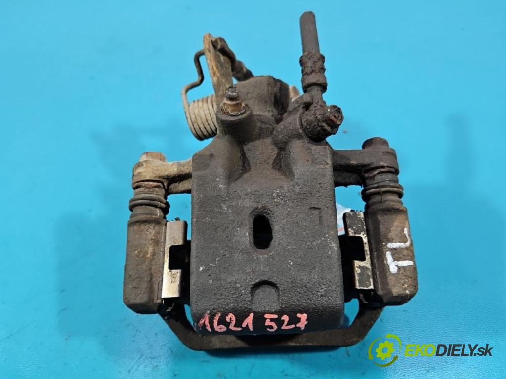 Nissan Maxima A33 1999-2003 3.5 V6 256KM automatic 188 kW 3498 cm3 4- brzdič zadné ľavý  (Kľučka dverí ostatné)