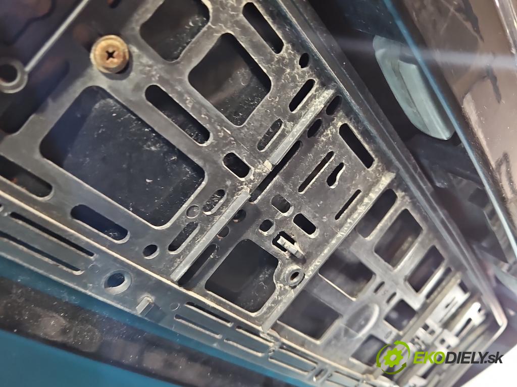 Toyota Avensis III T27 2009-2018 2.0 D4D 126 HP manual 93 kW 1998 cm3 5- zadna kufor  (Kapota zadná (kufor))