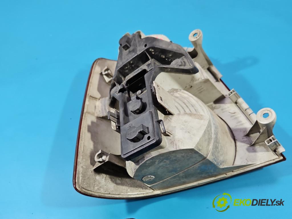 Vw Touran I 2003-2015 1.9 tdi 101 HP manual 74 kW 1896 cm3 5- svetlo / reflektor zadné pravé blatník
