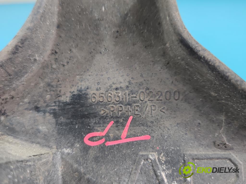 Toyota Auris II 2012-2018 1.6 16V 132  HP manual 97 kW 1598 cm3 5- blatník 65631-02200