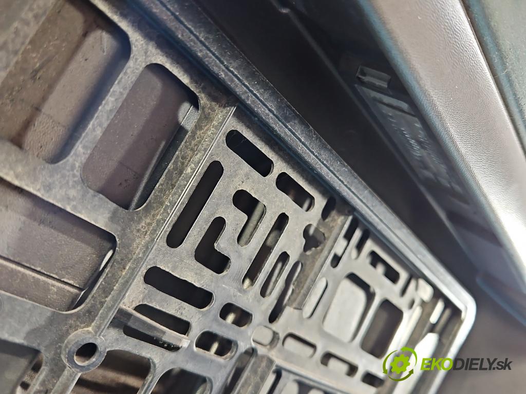 Renault Scenic II 2003-2009 2.0 16V 135 HP manual 99 kW 1998 cm3 5- zadna kufor  (Kapota zadná (kufor))