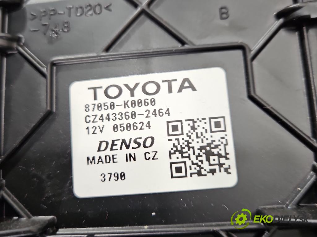 Toyota Yaris IV 2020- 1.5 12V 125 hp manual 92 kW 1490 cm3 5- radiátor 87050-K0060 (Radiátor topení)
