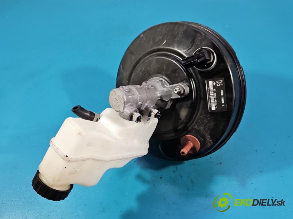 Toyota Yaris IV 2020- 1.5 12V 125 HP manual 92 kW 1490 cm3 5- servo brzdové 47200-K0030-C
