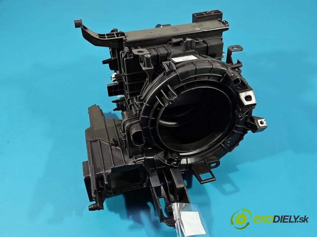 Toyota Yaris IV 2020- 1.5 12V 125 HP manual 92 kW 1490 cm3 5- obal 87010-K0090