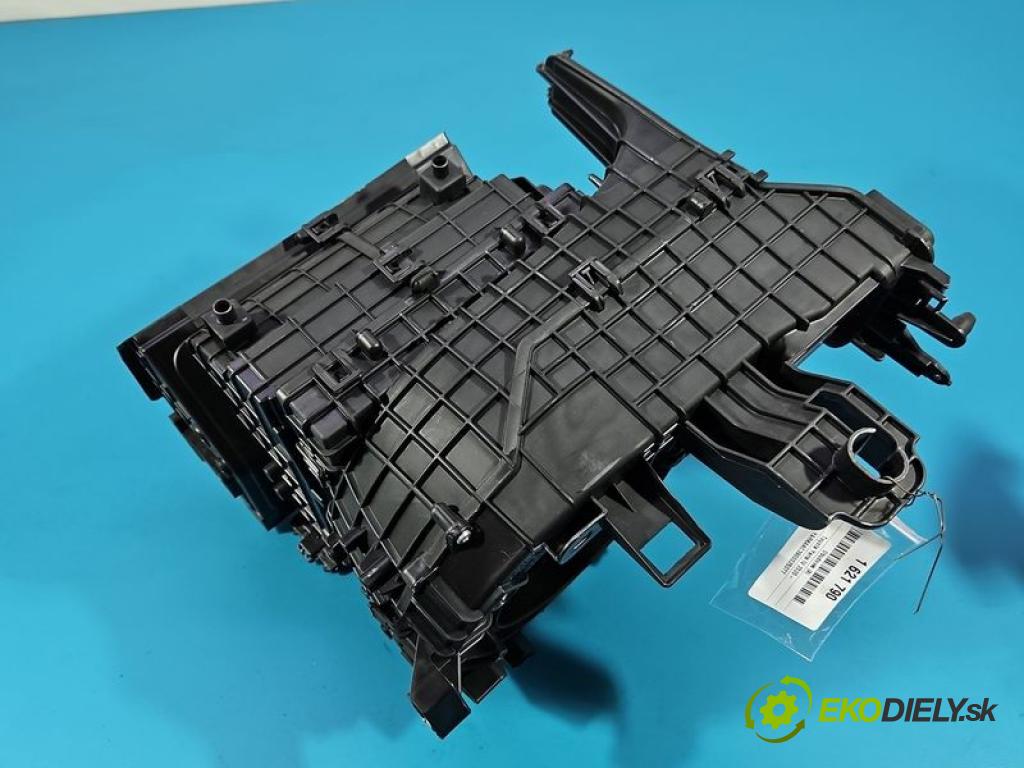 Toyota Yaris IV 2020- 1.5 12V 125 HP manual 92 kW 1490 cm3 5- obal 87010-K0090
