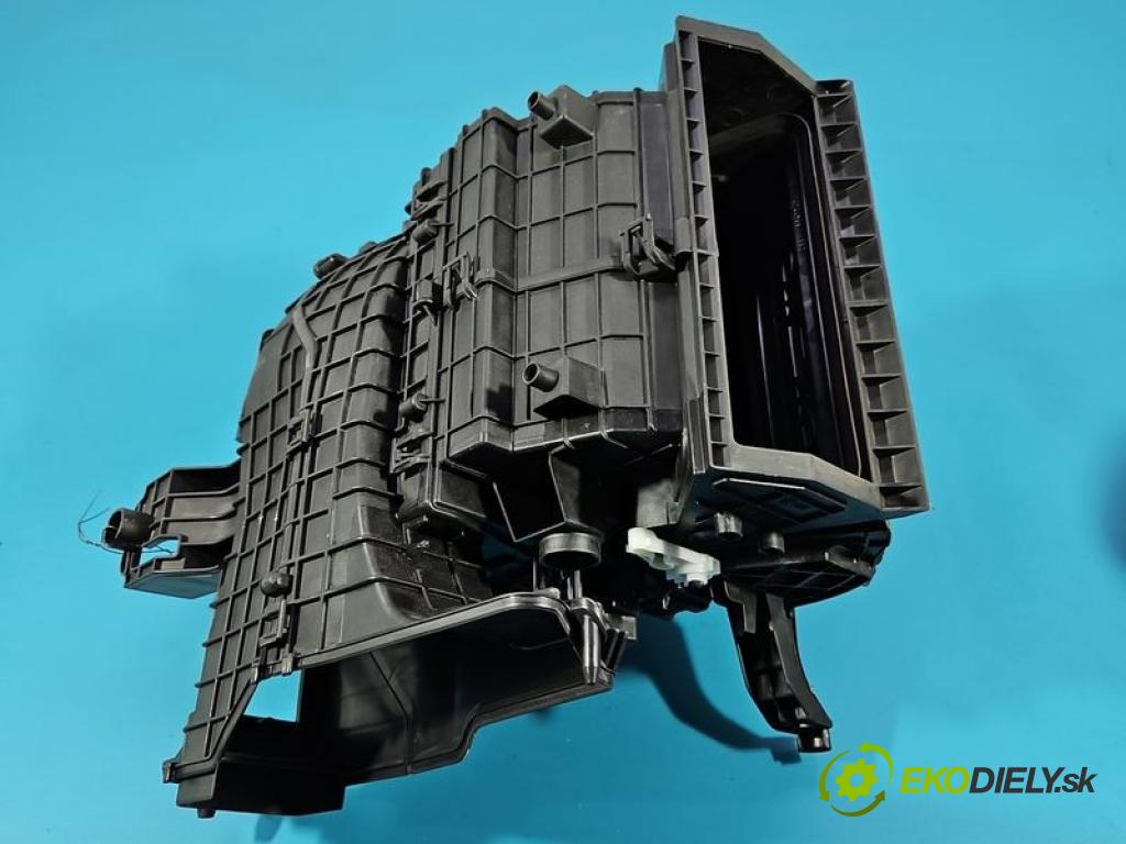 Toyota Yaris IV 2020- 1.5 12V 125 HP manual 92 kW 1490 cm3 5- obal 87010-K0090