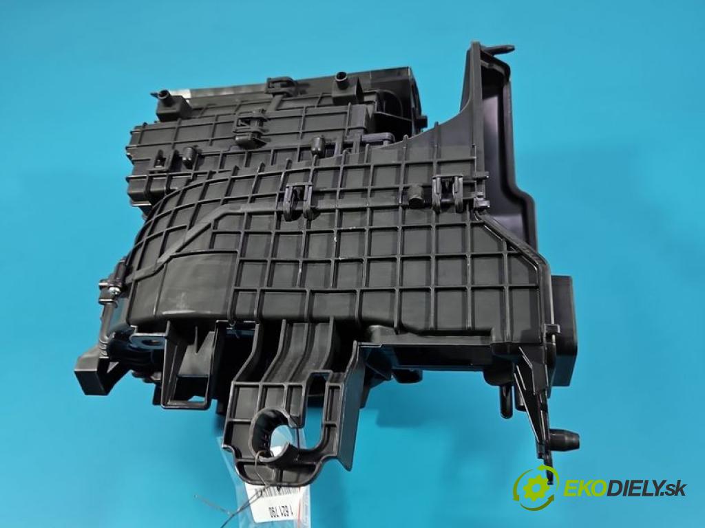 Toyota Yaris IV 2020- 1.5 12V 125 HP manual 92 kW 1490 cm3 5- obal 87010-K0090
