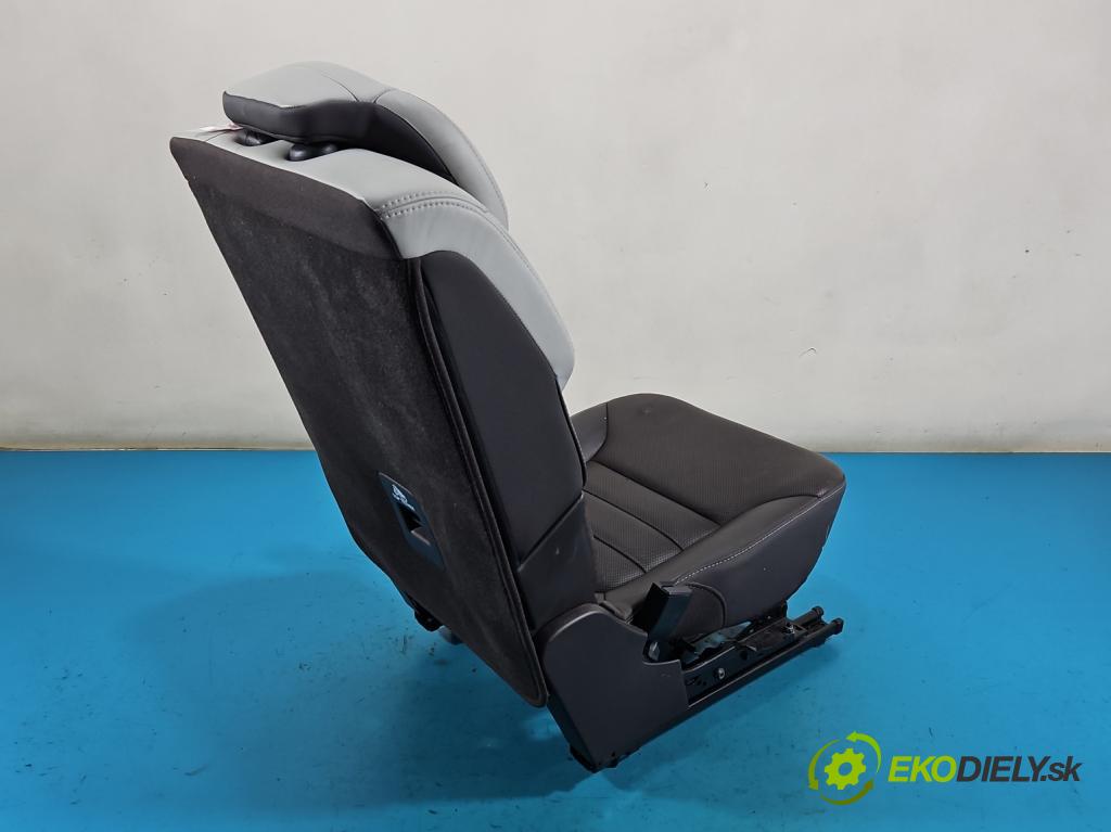 Renault Espace V 2014-2023 1.6 dci 160 hp automatic 118 kW 1598 cm3 5- Sedadlo zadní střední: II