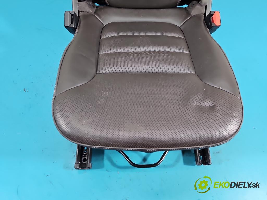 Renault Espace V 2014-2023 1.6 dci 160 hp automatic 118 kW 1598 cm3 5- Sedadlo zadní střední: II
