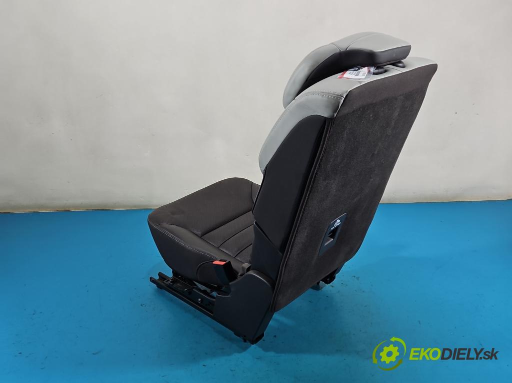 Renault Espace V 2014-2023 1.6 dci 160 hp automatic 118 kW 1598 cm3 5- Sedadlo zadní střední: II