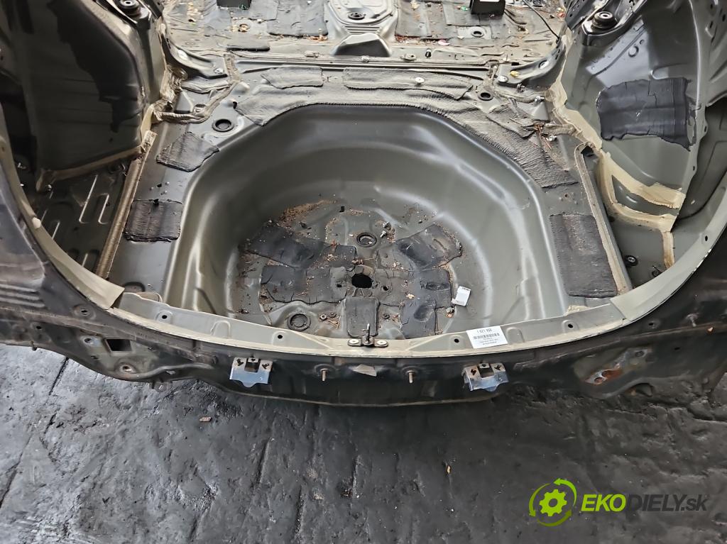 Toyota Auris II 2012-2018 1.6 16V 132 hp manual 97 kW 1598 cm3 5- stěna zadní