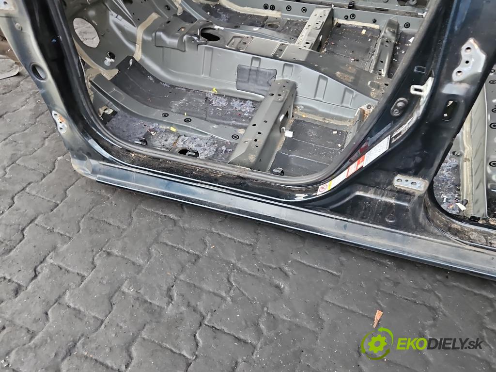 Toyota Auris II 2012-2018 1.6 16V 132 hp manual 97 kW 1598 cm3 5- práh levý  (Karoserie ostatní)
