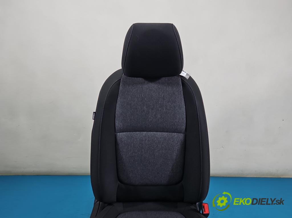 Kia Stonic 2017- 1.2 16V CVVT 84KM manual 61.8 kW 1197 cm3 5- Sedadlo pravý  (Sedadlo)
